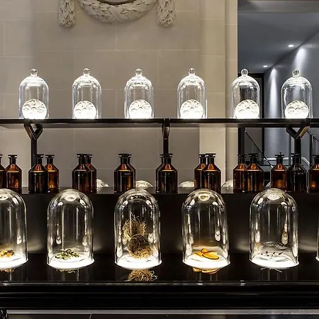 لا كليف شانزليزيه باي ذا كريست كوليكشن باريس