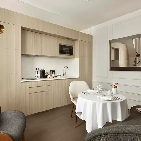La Clef Champs-elysees By The Crest Collection Hotel Paříž