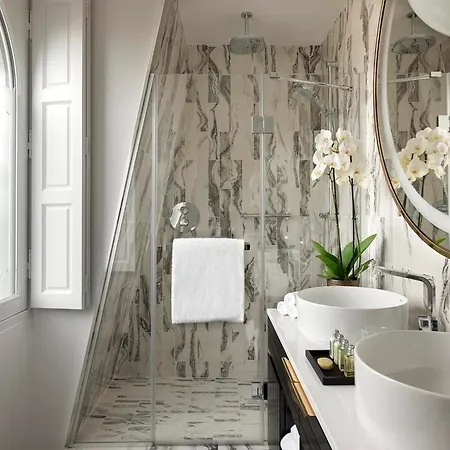 Hotel La Clef Champs-elysees By The Crest Collection