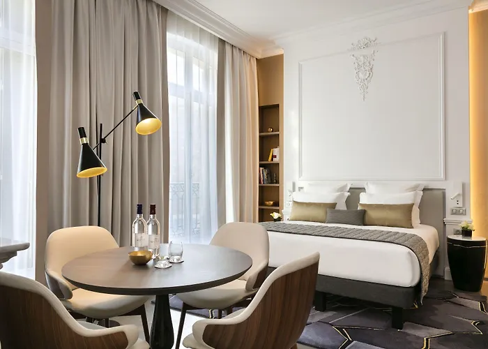 巴黎拉克莱芙香榭丽大街服务公寓 • 雅诗阁臻选 酒店 5*