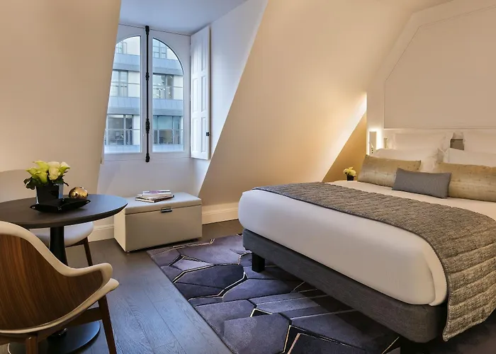 Hotell La Clef Champs-elysees By The Crest Collection Paris