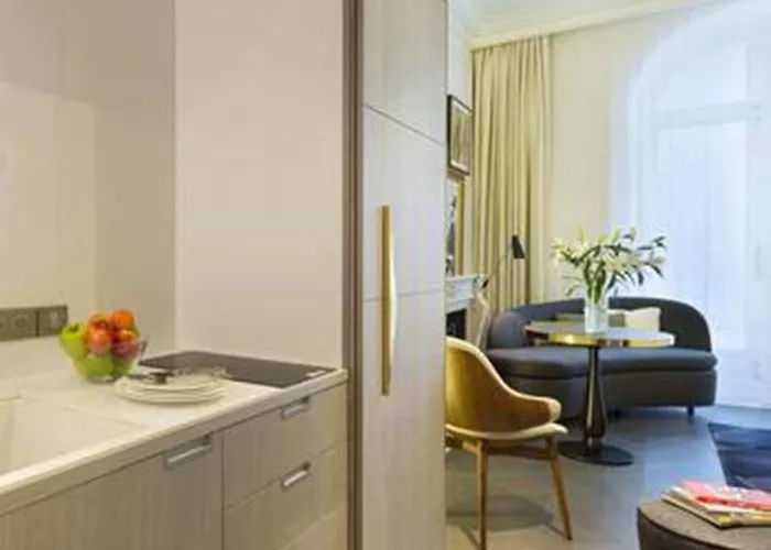 Hotell La Clef Champs-elysees By The Crest Collection Paris